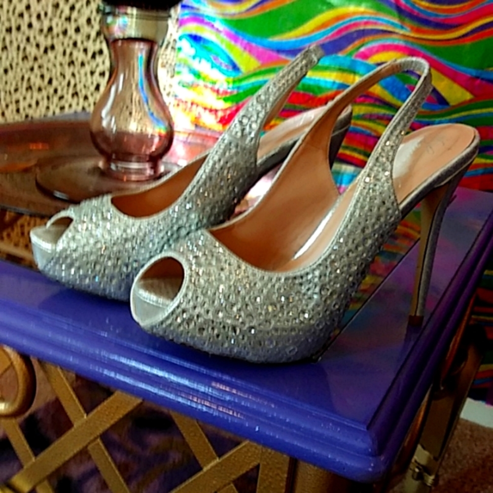 Lauren Larraine Silver Rhinestone Stiletto. Size 8.5. Good Condition.